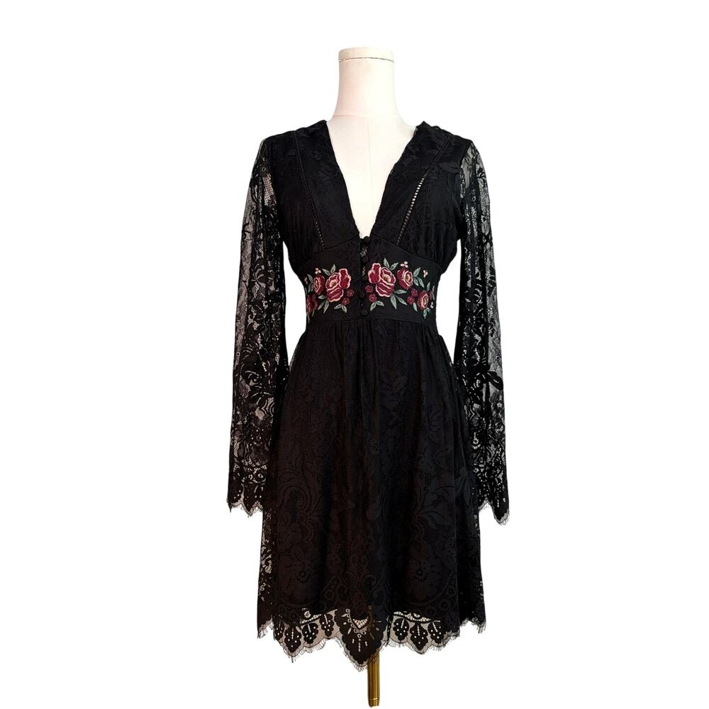 Coco + Jaimeson Black Lace Floral Mini Dress S Whimsigoth Scalloped Bell Sleeve